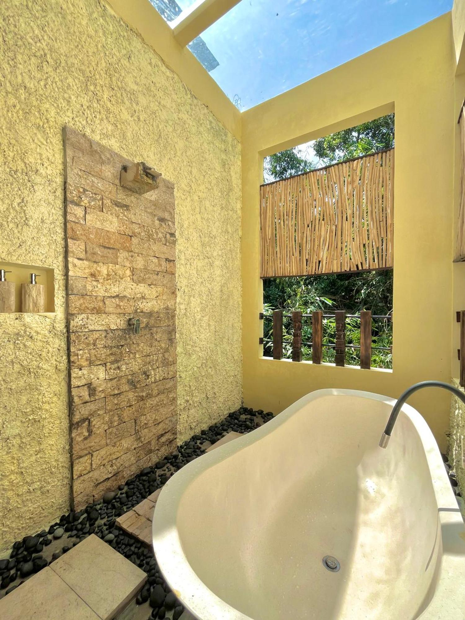 Готель Bamboo Oasis Убуд Екстер'єр фото